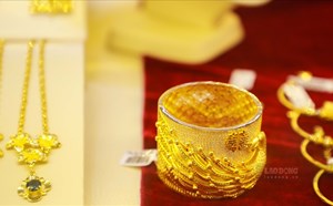 casino avond Dia telah melihat kap bel emas yang diwarisi Xie Wangchen dari Kuil Wuliang, sekte Buddha pertama di dunia.